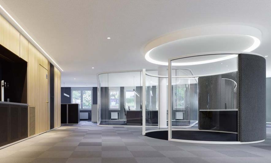 辦公室裝修施工電路鋪設(shè)的注意事項(xiàng)有哪些？辦公室橡膠地板的施工工藝是什么？