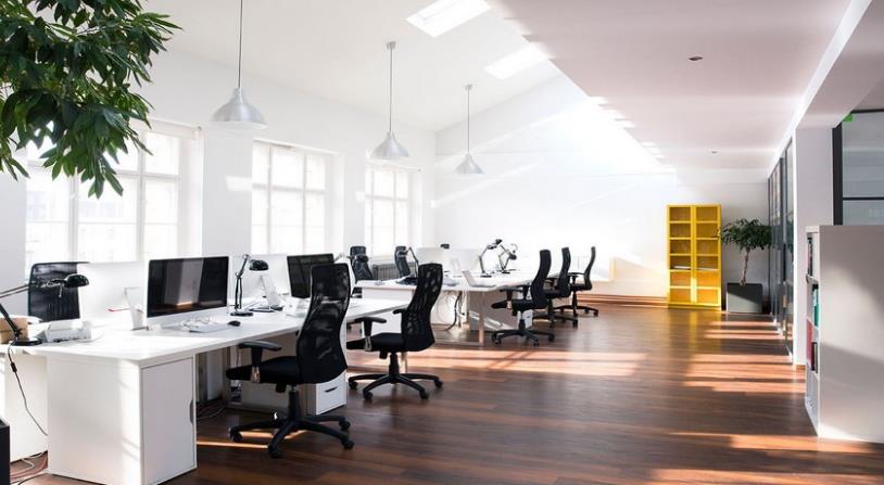 辦公室設(shè)計(jì)工作室怎么裝修？辦公室設(shè)計(jì)如何選擇軟裝家具?