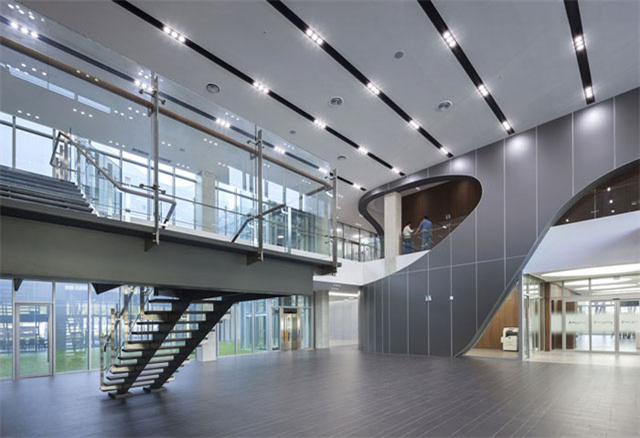 現(xiàn)代風(fēng)廠(chǎng)房辦公室設(shè)計(jì)